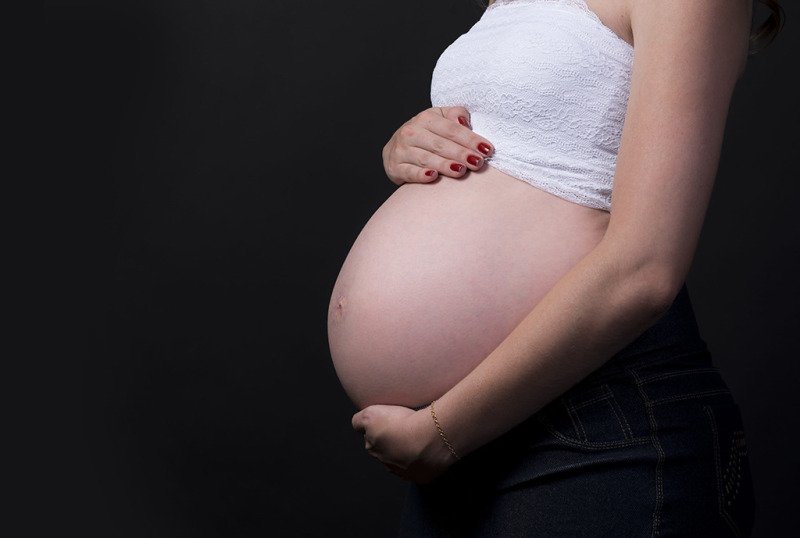 reading_maternity_photo_session-12